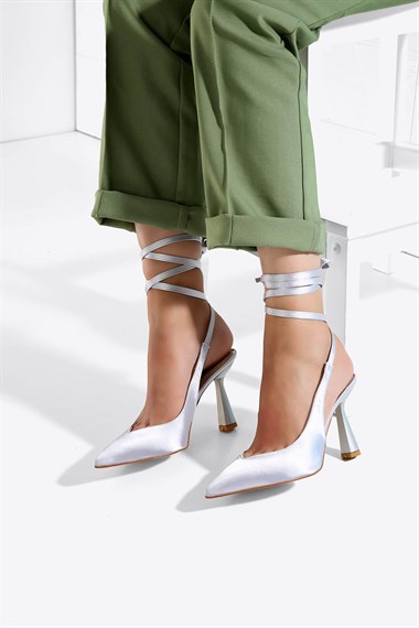 Kadın Bağlamalı Topuklu Sandalet GRİ SATEN