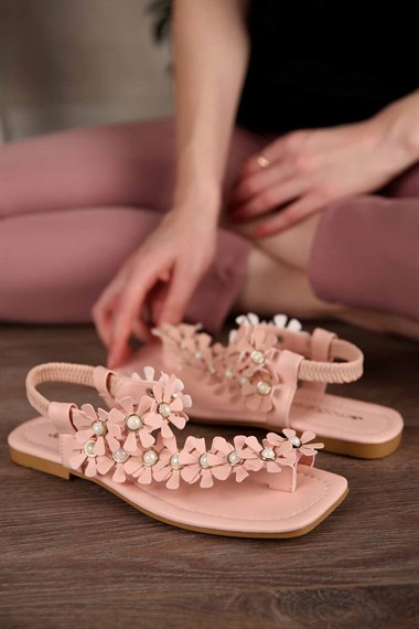 Kadın Baş Parmak Arası İnci Çiçekli Sandalet PUDRA
