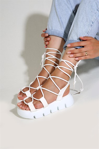 Kadın Çapraz Bağcıklı Sandalet BEYAZ