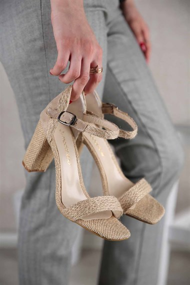 Kadın Hasır Tek Bantlı Topuklu Sandalet HASIR